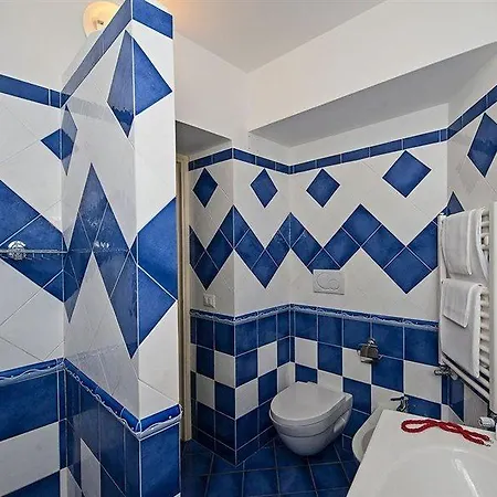 Отель A.i.r. Gabbiano Изола-Росса