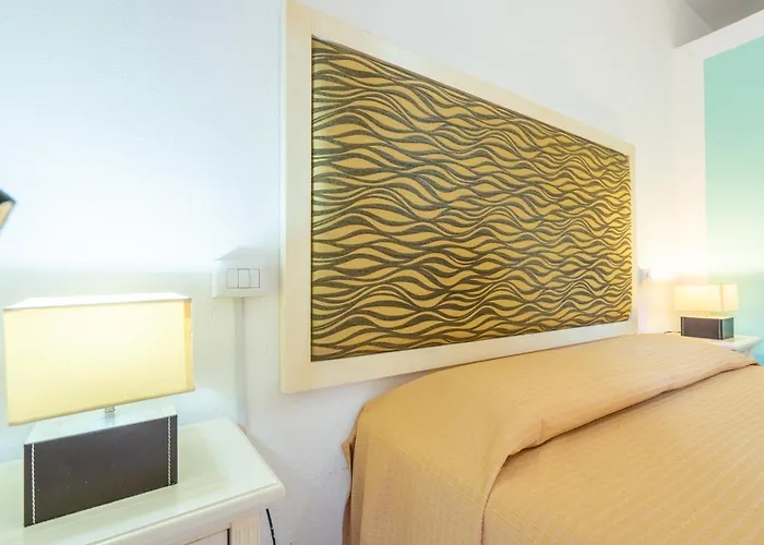 A.i.r. Gabbiano 3* Isola Rossa (Sassari)