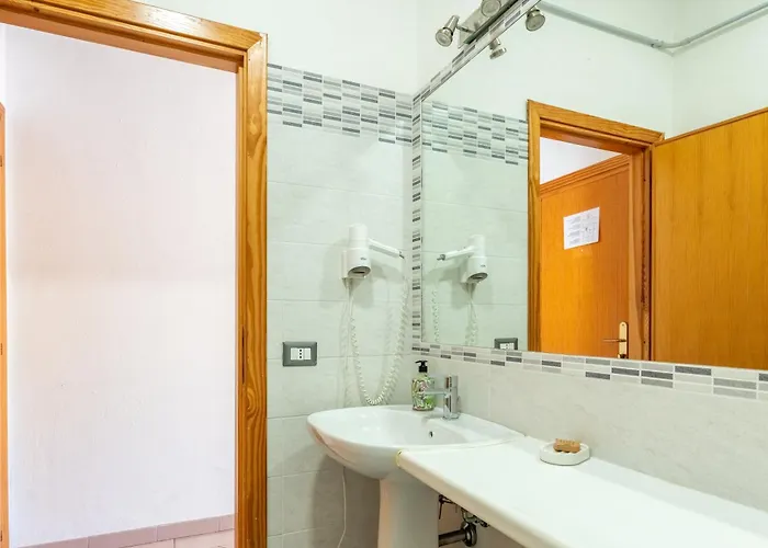 A.i.r. Gabbiano 3* Isola Rossa (Sassari)