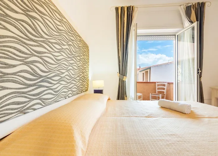 A.i.r. Gabbiano 3* Isola Rossa (Sassari)